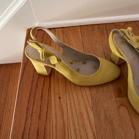 Heels - Picture 2 of 3